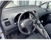 Toyota Auris, 1.6 benzīns 91kw, Automāts, 136400km, 10.2007.g Toyota Auris, 1.6 benzīns 91kw, Automāts, 136400km, 10.2007.g